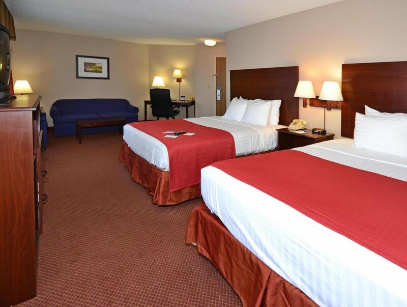 Гостиница Quality Inn & Suites Lawrence - University Area