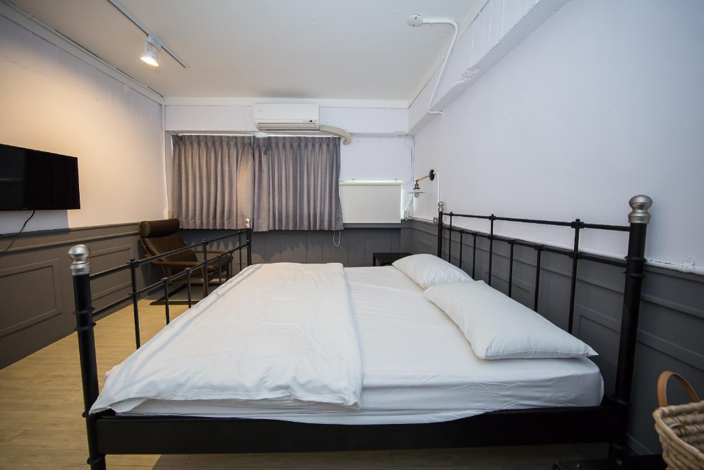 Фото Mr Lobster's Secret Den Design Hostel