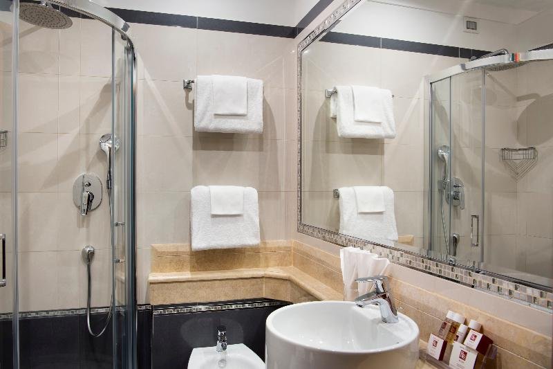 Фото Hotel Cecil
