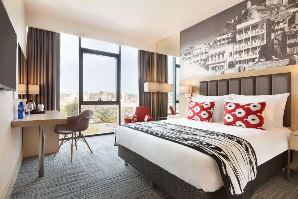 Фото Tbilisi Saburtalo Hotel by Mercure