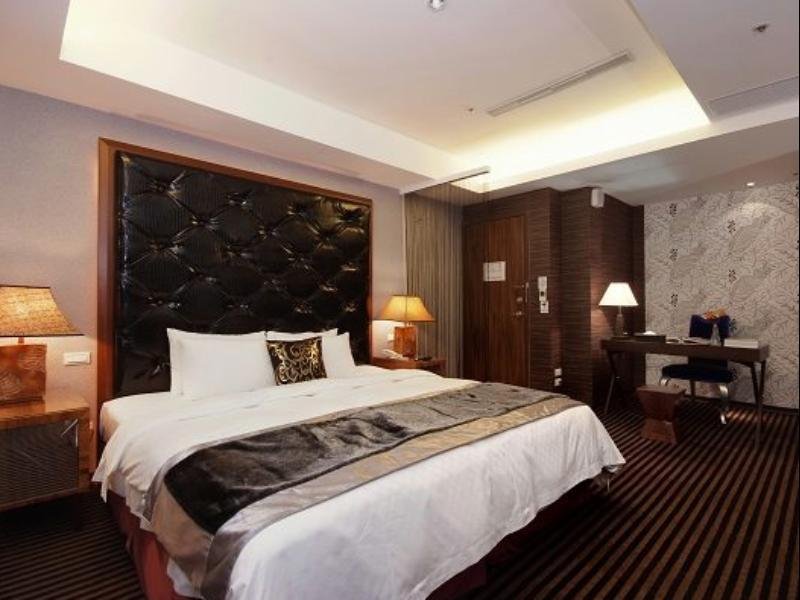 Фото Golden Hot Spring Hotel