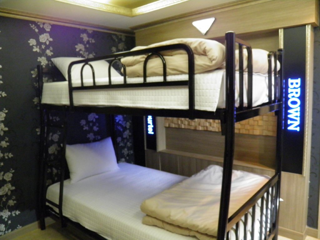 Фото Brown Hotel