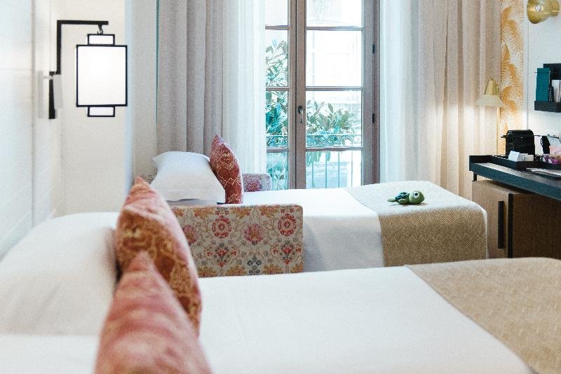 Фото Hotel Molina Lario