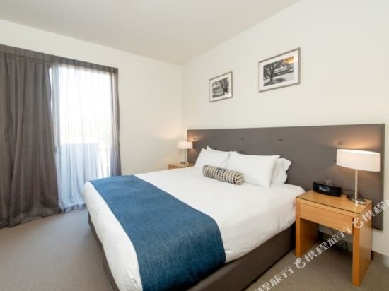 Фото Mawson Lakes Hotel & Function Centre