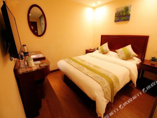 Фото GreenTree Shanghai Pudong Airport Heqing Town Huanqing Middle Road Express Hotel