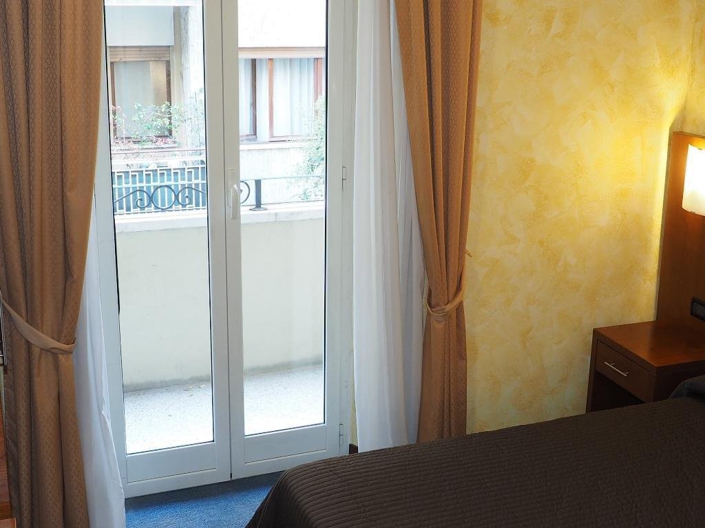 Фото Отель Osimar