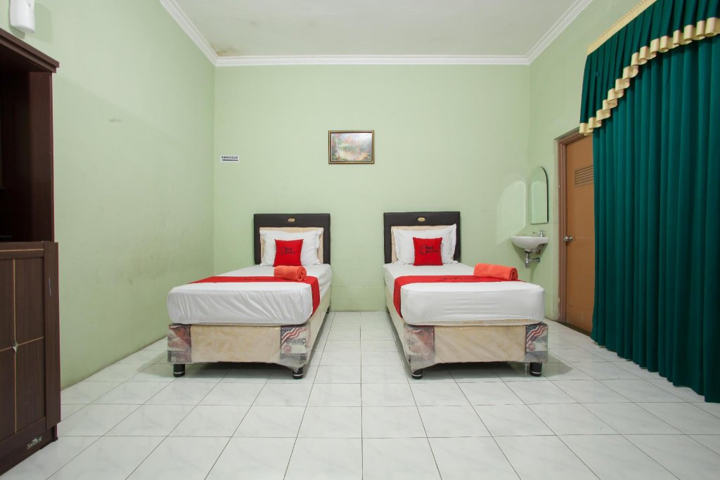 Фото RedDoorz Syariah @ Janti Malang