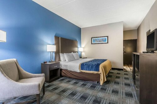 Гостиница Comfort Inn Cleveland Airport