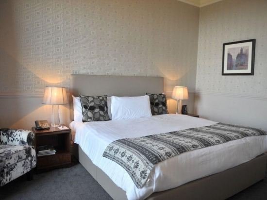 Фото Best Western Edinburgh South Braid Hills Hotel