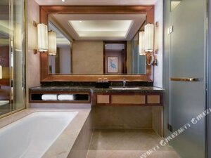 Гостиница Sheraton Grand Zhengzhou Hotel