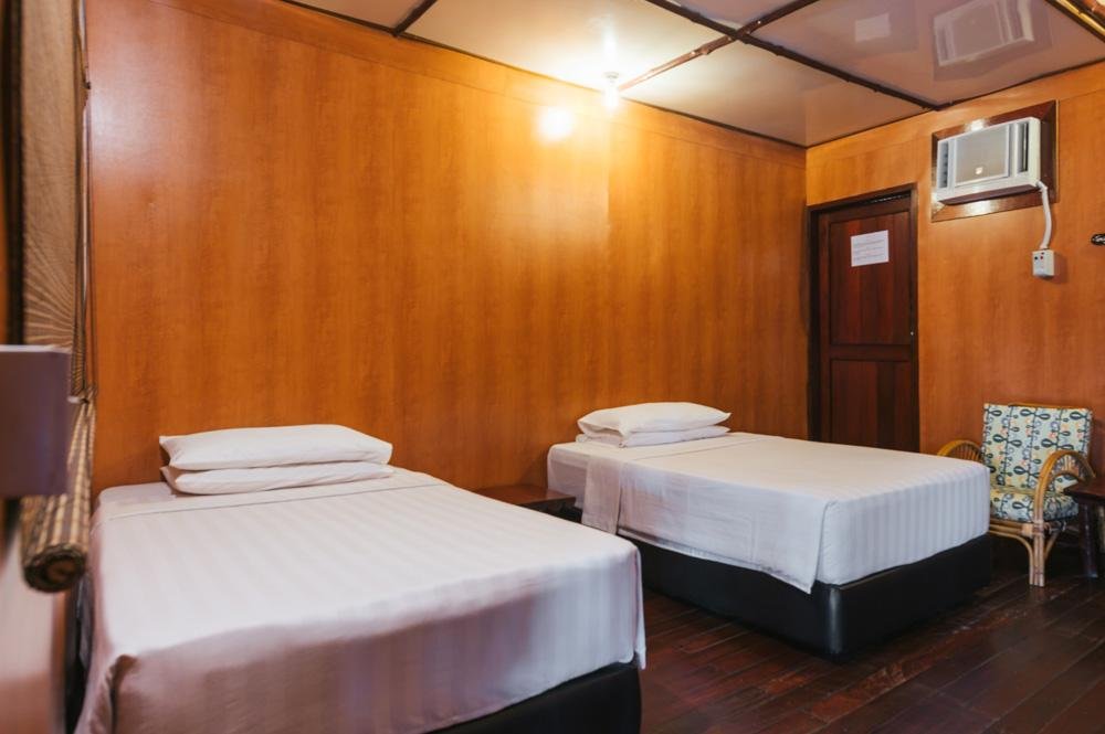 Фото Dragon Inn Floating Resort