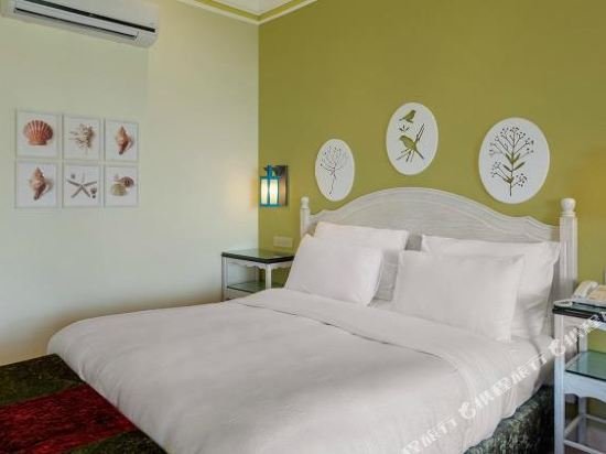 Фото Mayfair Palm Beach Resort