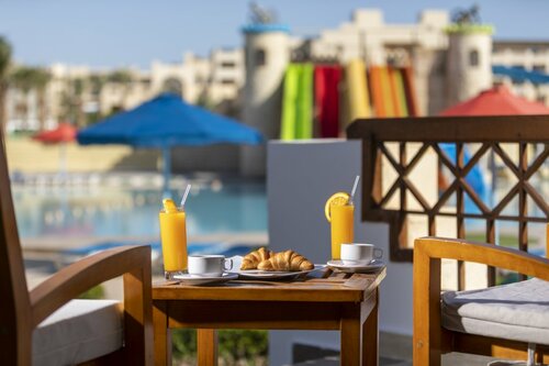 Гостиница Royal Lagoons Resort & Aqua Park Families and Couples Only в Хургаде