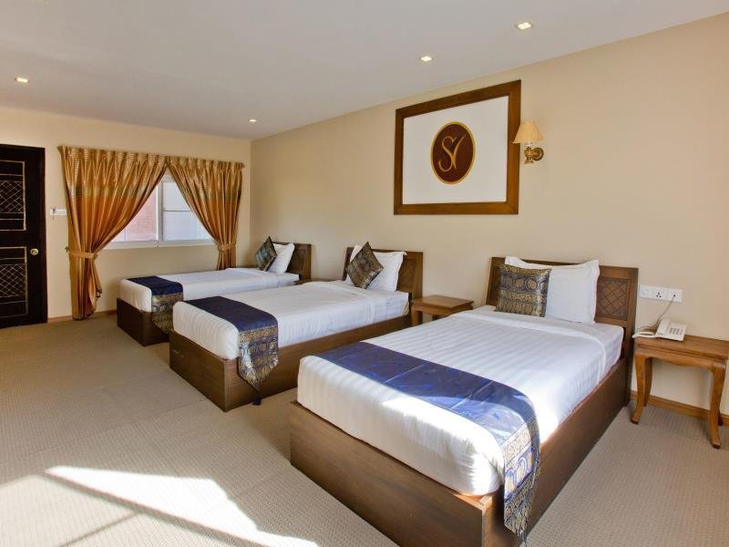 Фото Sky View Hotel