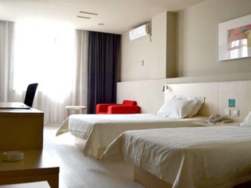 Фото Jinjiang Inn Jinan Quancheng Road