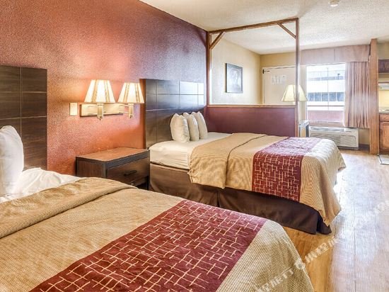 Фото HomeTowne Studios by Red Roof Amarillo West