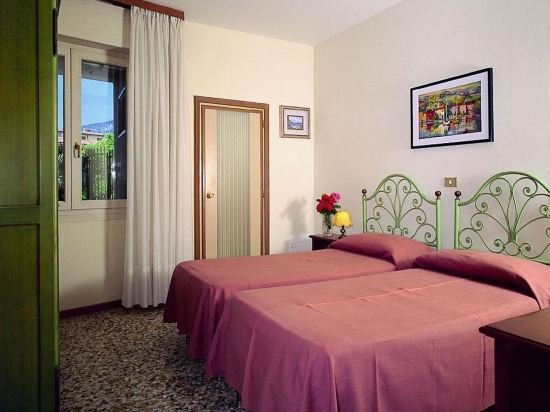 Фото Hotel Bisesti