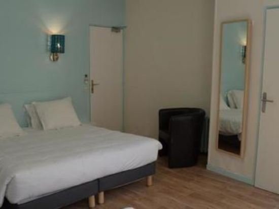 Фото Hôtel Les Corps Saints