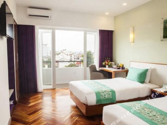 Фото Êmm Hotel Hue