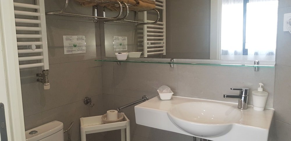 Фото Hostal House