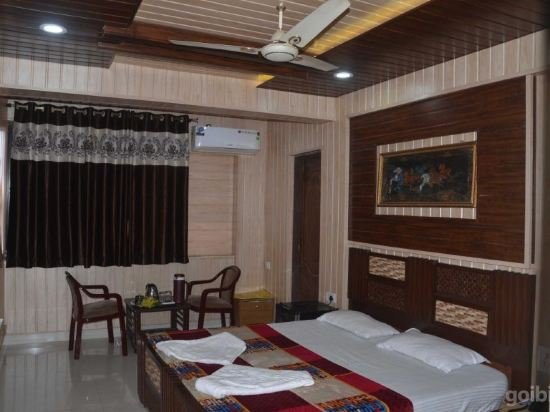 Фото Hotel Surya Palace