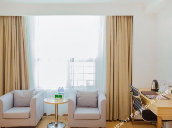 Фото GreenTree Inn Nanchang Honggutan New Area Cuiyuan Road Subway Station Business Hotel