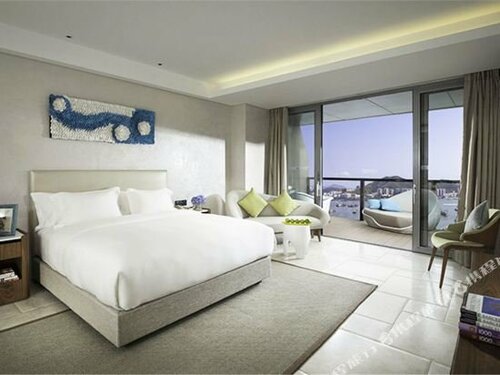 Гостиница Phoenix Island Resort Sanya