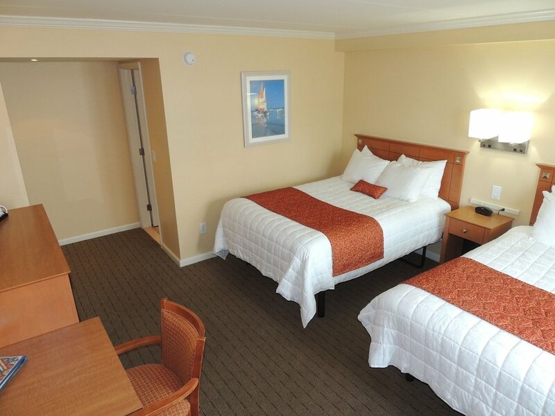 Гостиница Fleur De Lis Beach Motel