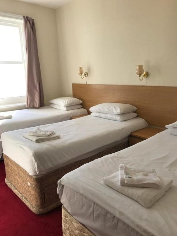 Фото The Glastonbury Hotel