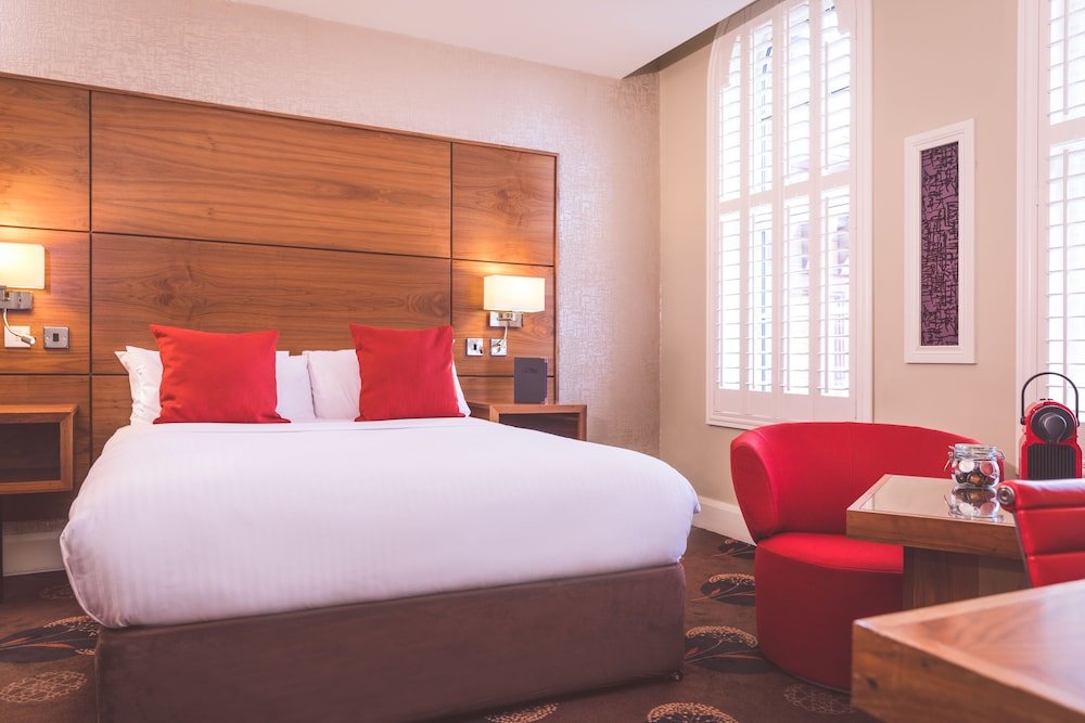 Фото Dukes at Queens Boutique Hotel