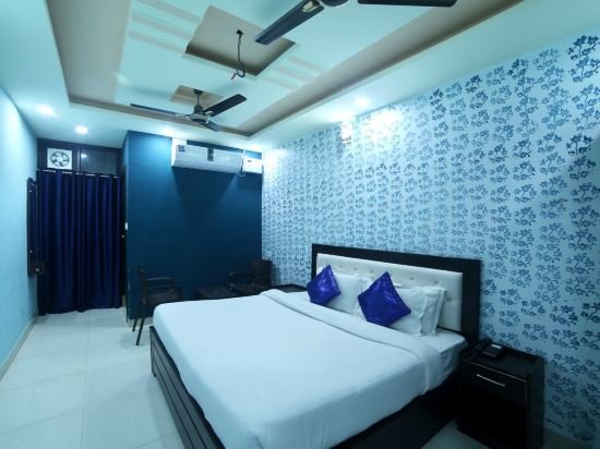 Фото Hotel Devbhoomi Inn