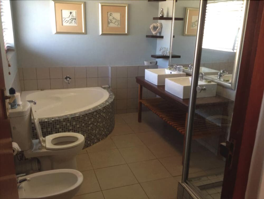 Фото Woodbridge Lodge