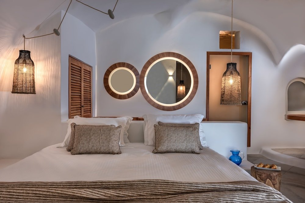 Фото White Santorini