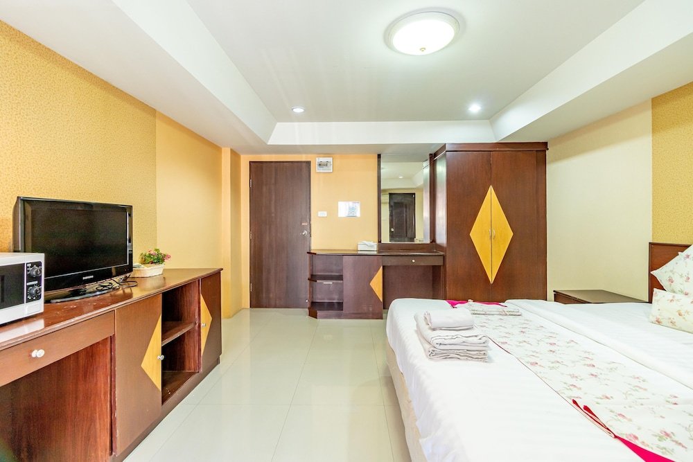 Фото Riski Residence Charoen Krung