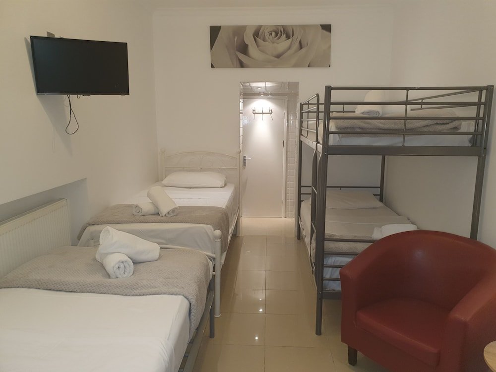 Фото The Cameron Hotel