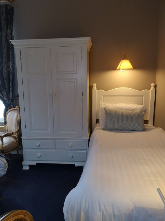 Фото O'Neills Victorian Pub and Townhouse