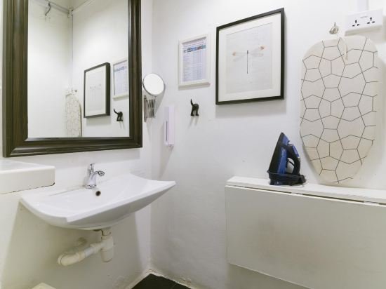 Фото Chic Capsule Otel