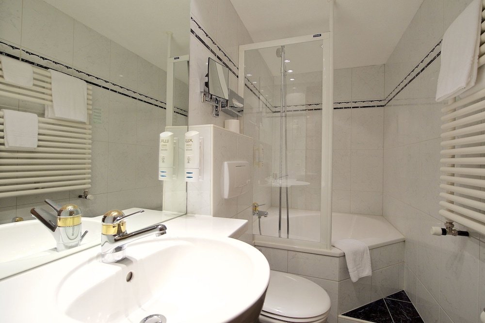 Фото Отель La Couronne Hotel & Spa