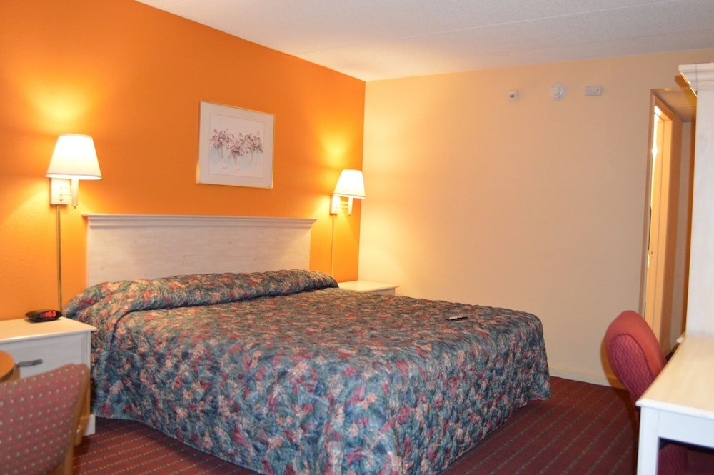 Фото Travelers Inn