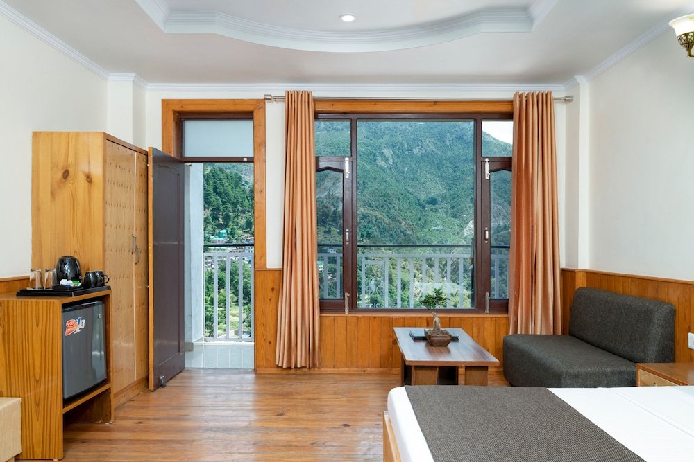 Фото The Posh hotel