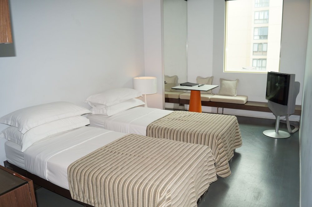 Фото Valentine On George