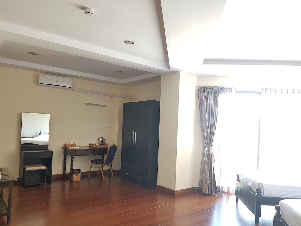 Фото Hotel Aye Chan Thar