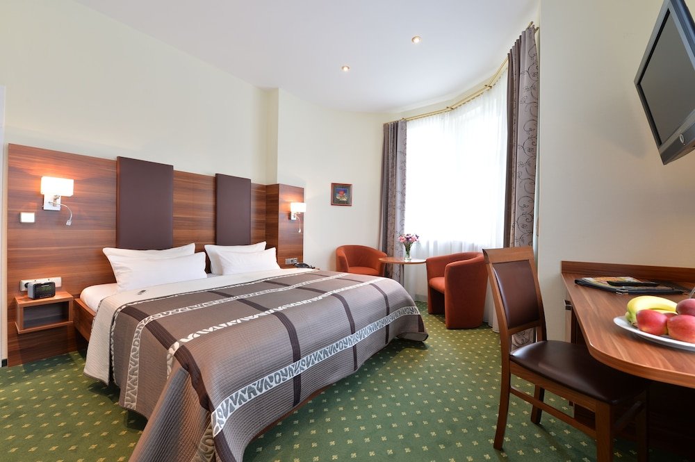 Фото Schöngarten Garni