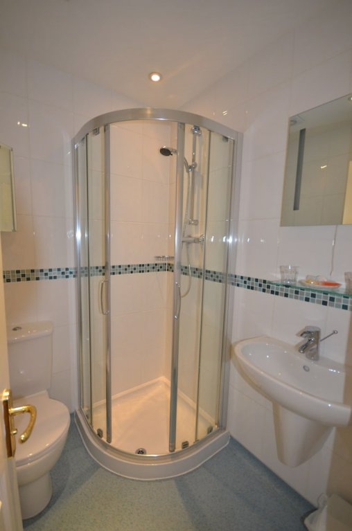 Фото Southview Guest House and indoor pool