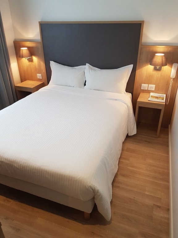 Фото Hôtel Mary’s - Caen Centre Gare Sncf