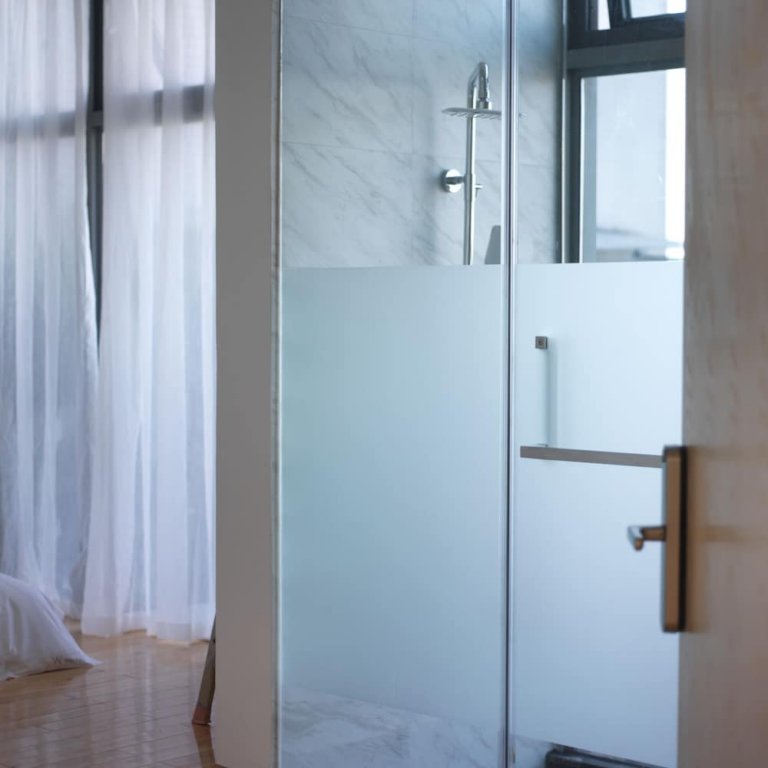 Фото White waltz