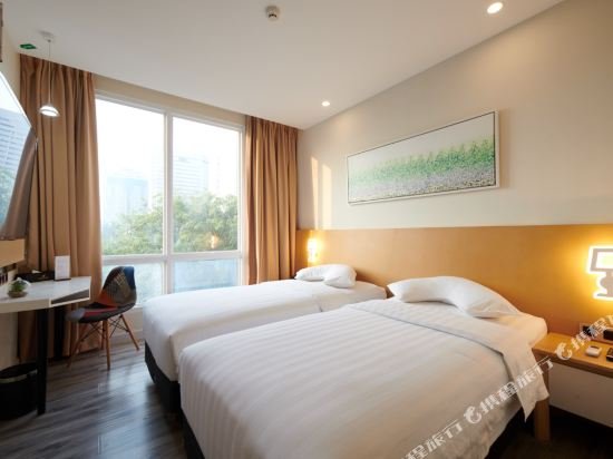 Фото Verse Luxe Hotel Wahid Hasyim