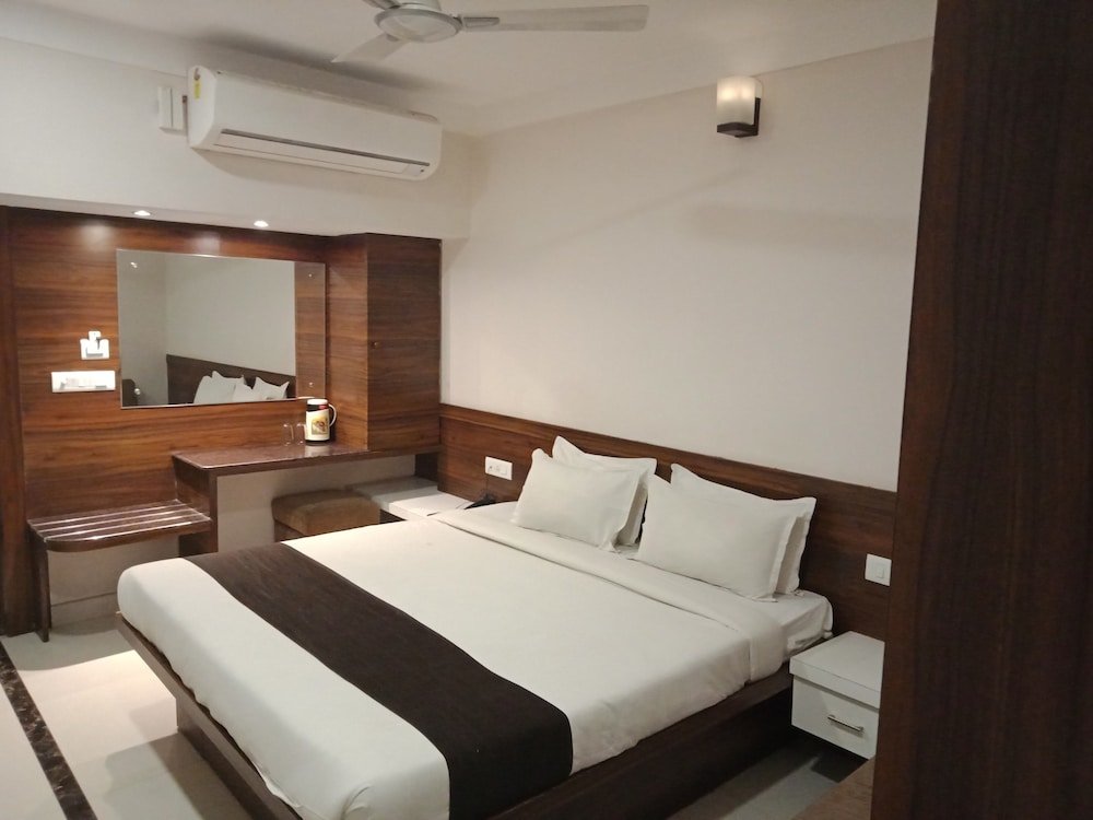 Фото Hotel Paras