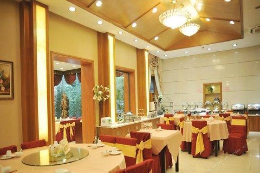 Фото Yijiaren Hotel