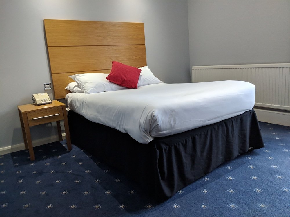 Фото Ramada by Wyndham Loughborough Hotel